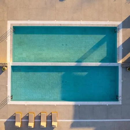Double Pool ι Villa *