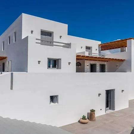 Double Pool ι * Parikia (Paros)